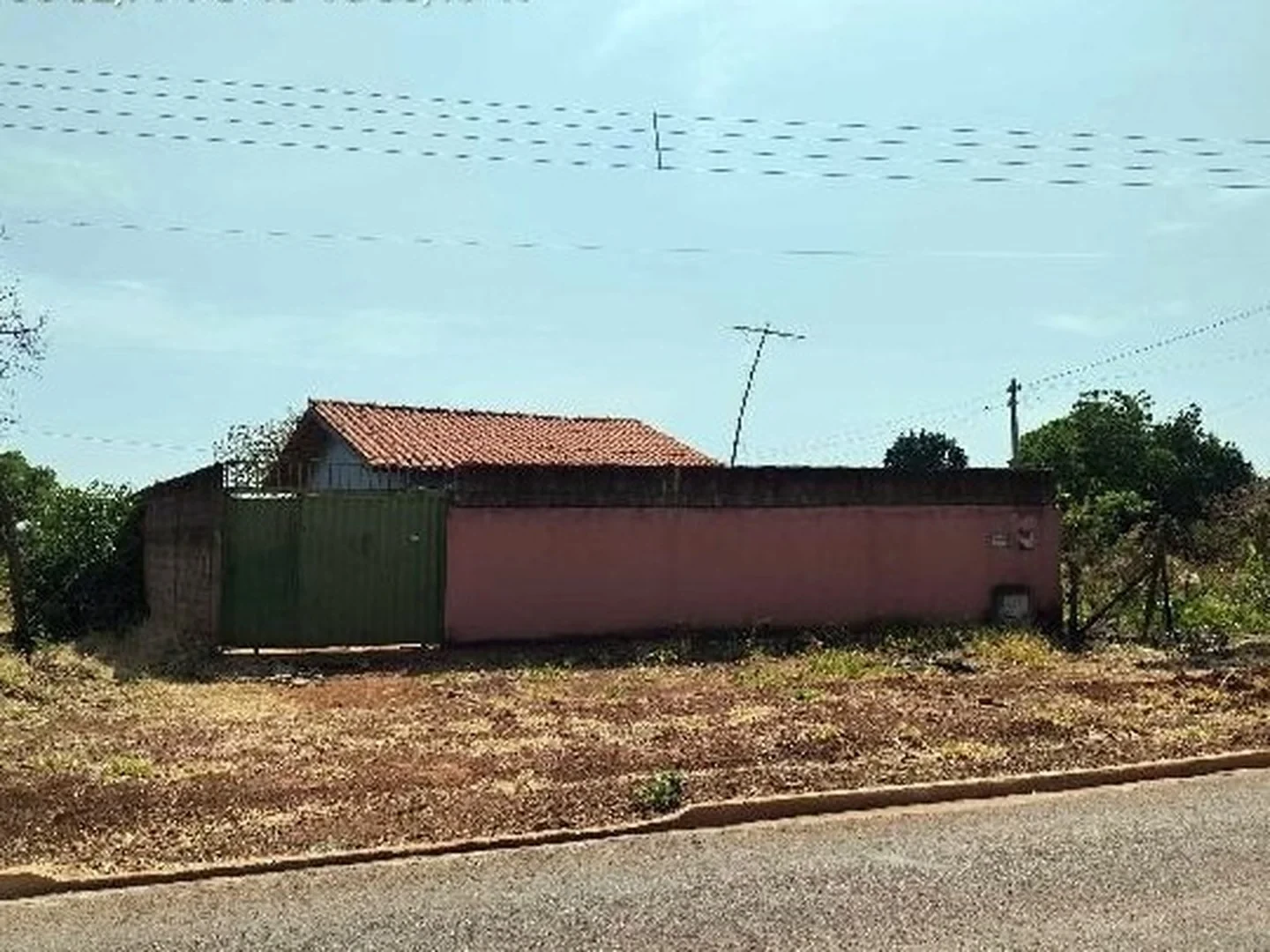 Casa - Padre Bernardo, GO - foto 1