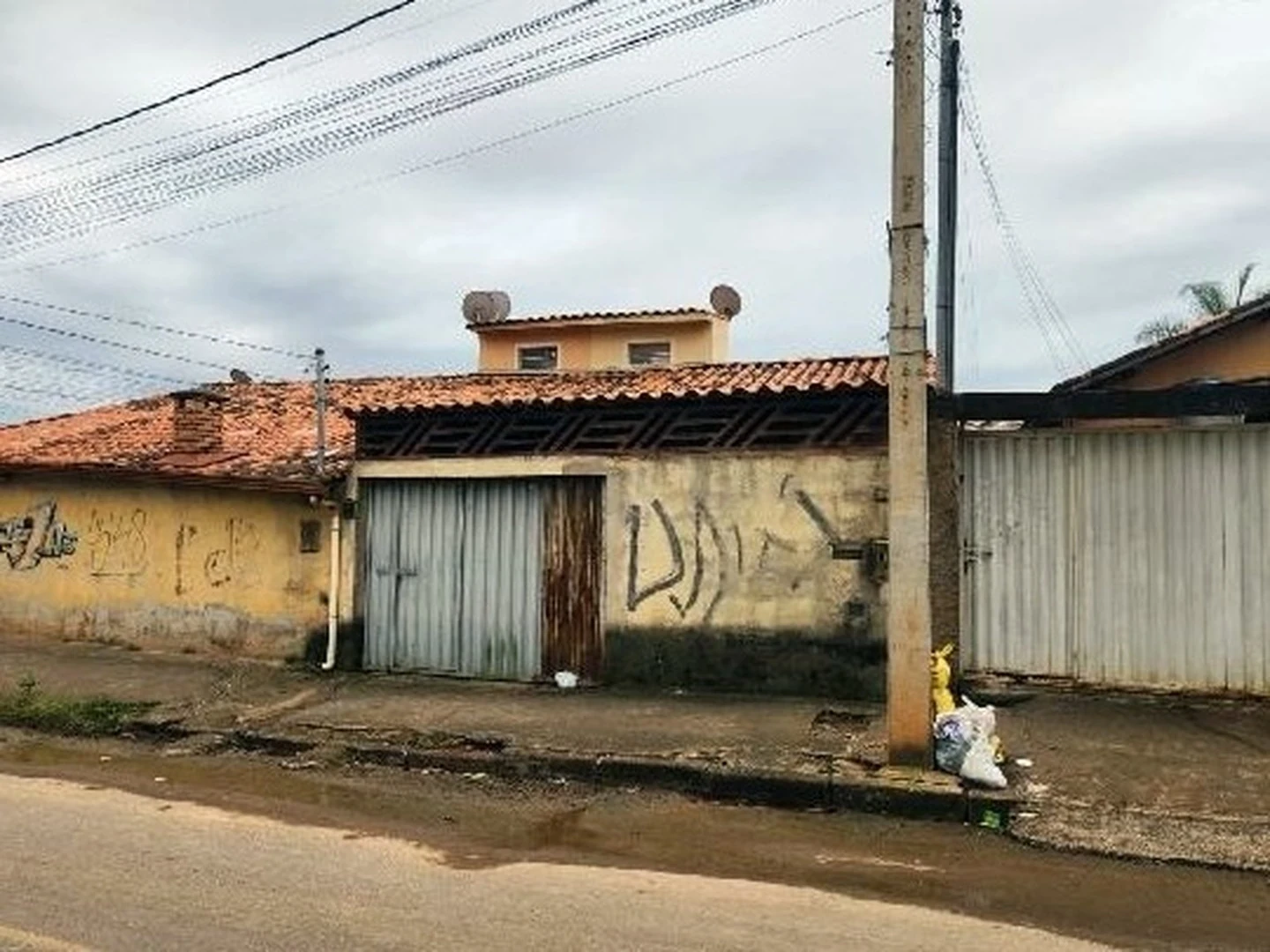 Casa - Esmeraldas, MG - foto 1