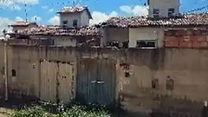 Casa - Esmeraldas, MG