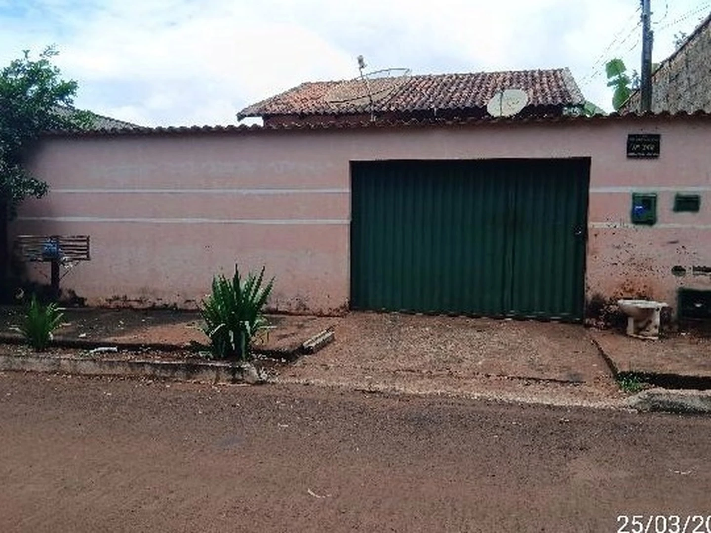 Casa - Bom Jesus De Goias, GO - foto 1