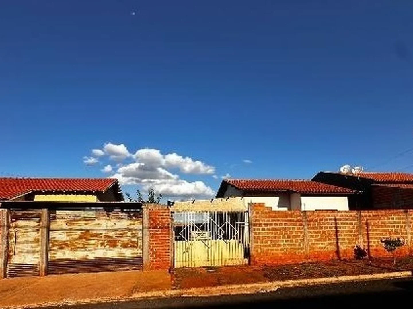 Casa - Centenario Do Sul, PR - foto 1