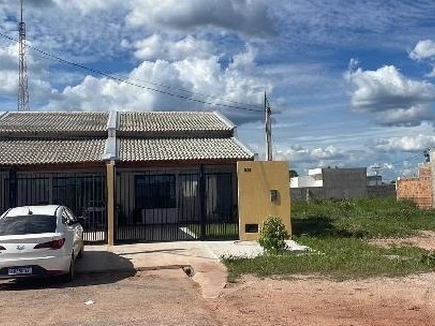 Casa - Luis Eduardo Magalhaes, BA - foto 1