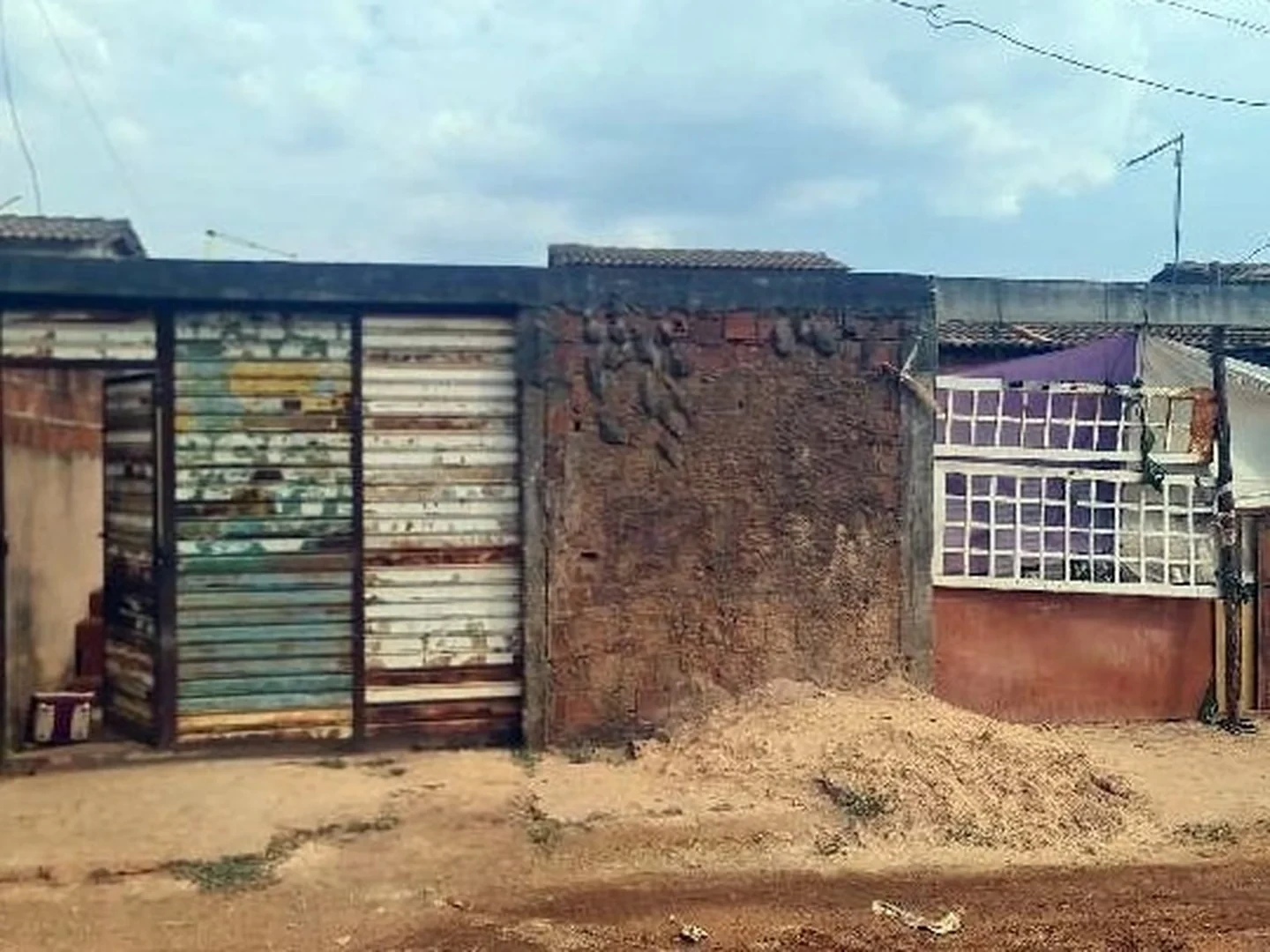 Casa - Padre Bernardo, GO - foto 1
