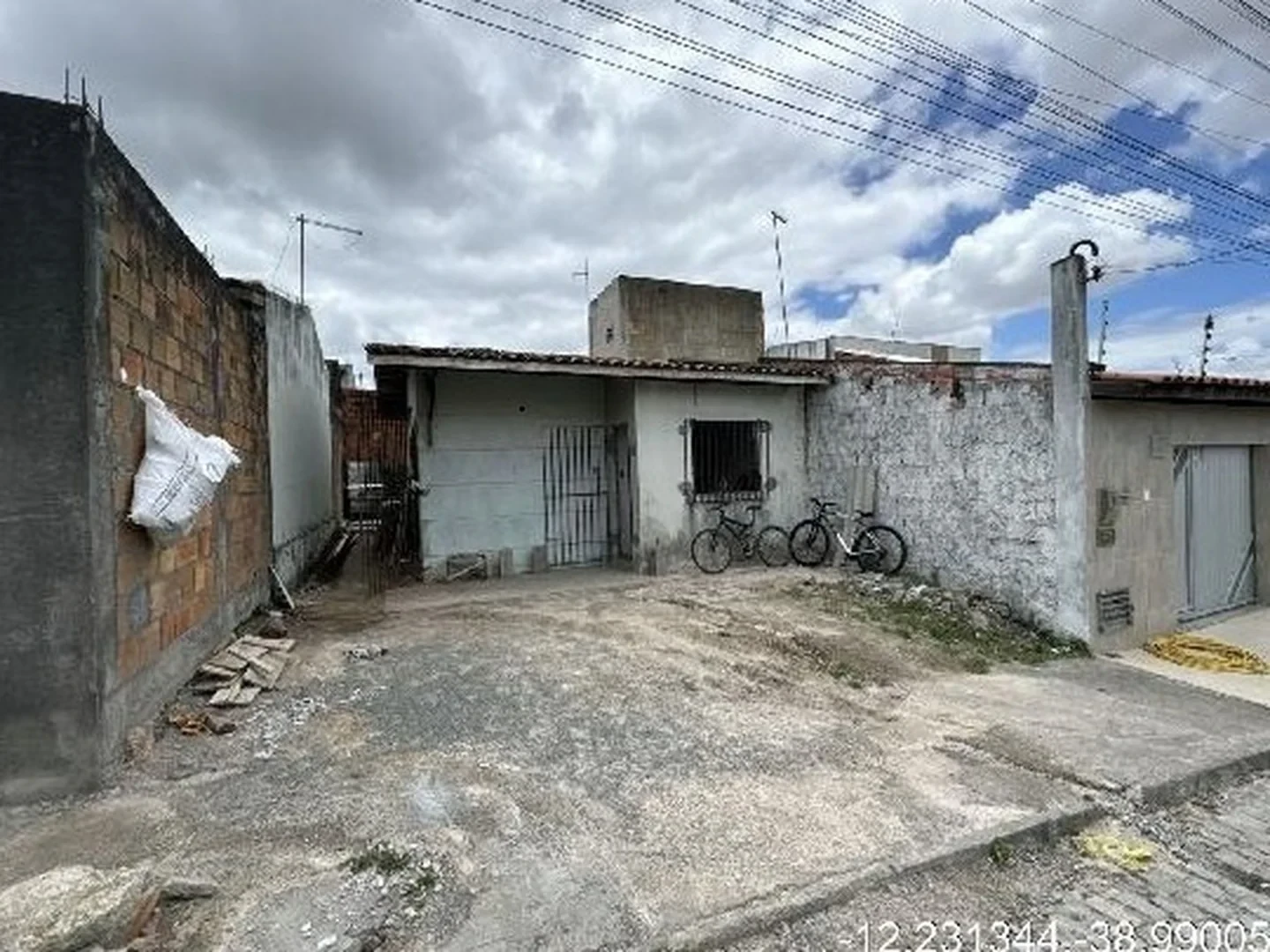 Casa - Feira De Santana, BA - foto 1
