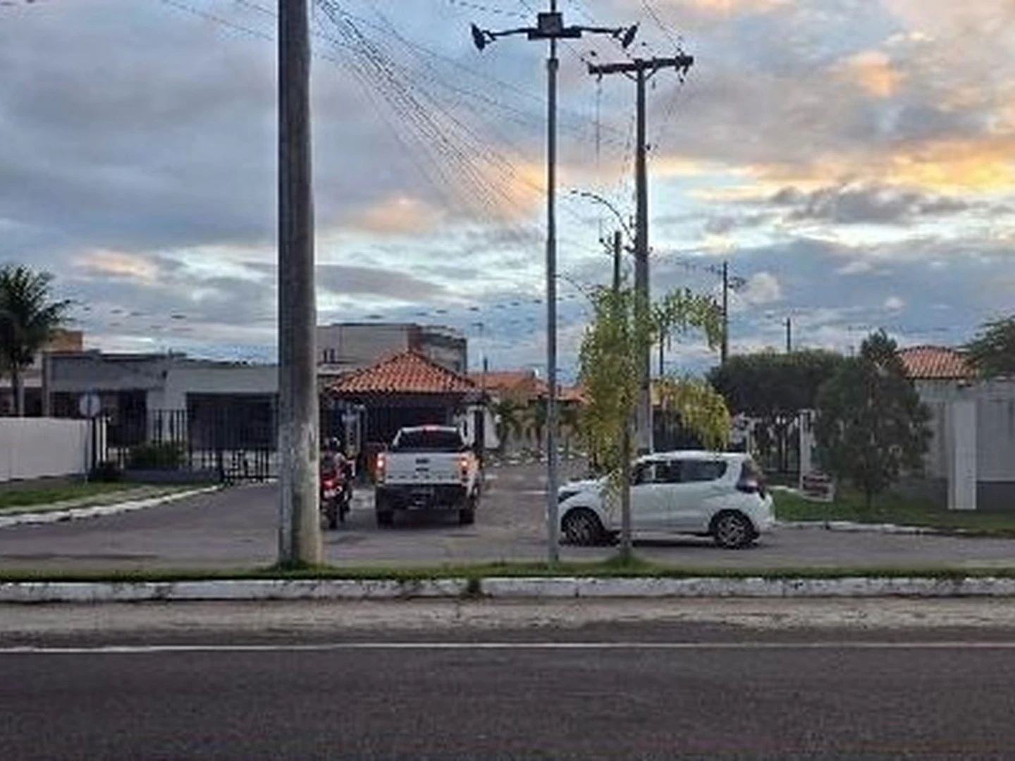 Casa - Alagoinhas, BA - foto 1