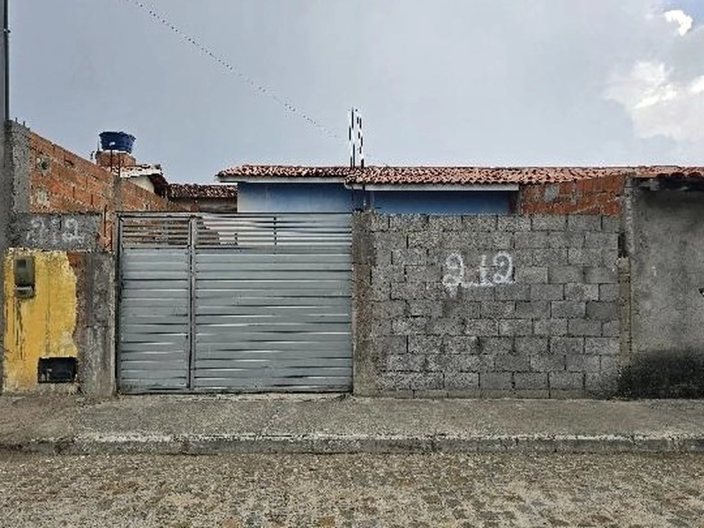 Casa - Feira De Santana, BA - foto 1