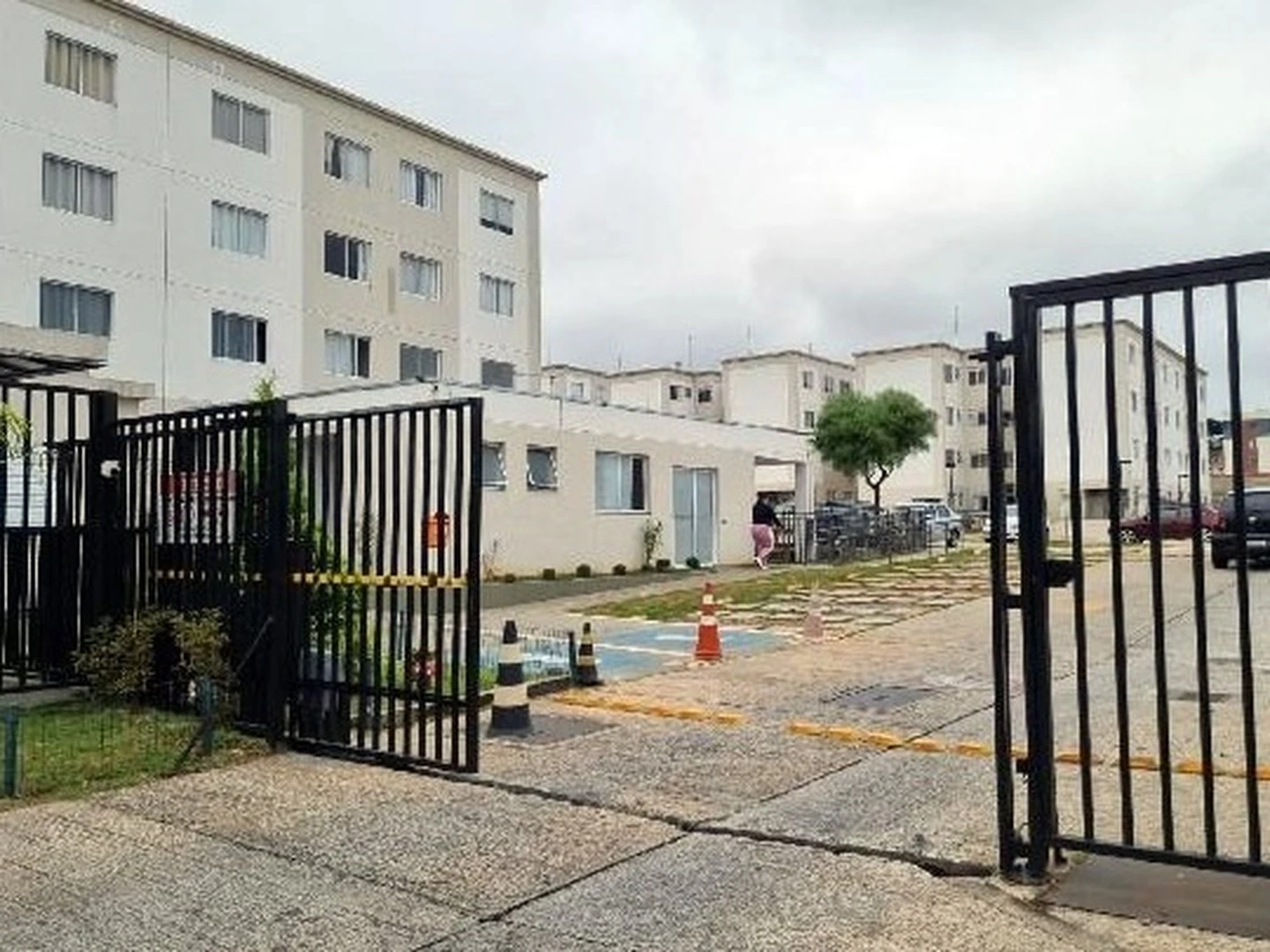 Apartamento - Sao Jose Dos Pinhais, PR - foto 1