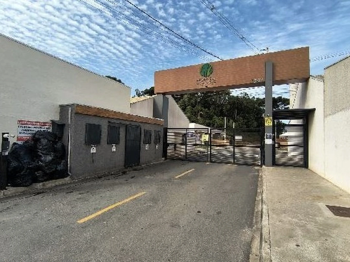 Casa - Fazenda Rio Grande, PR - foto 1